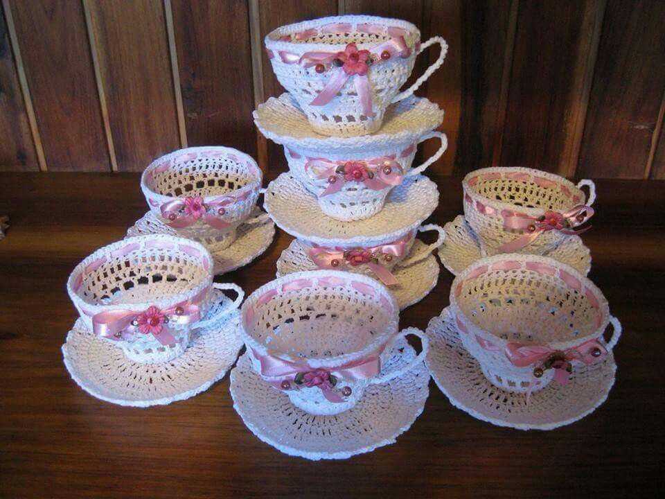 Knitted cup and saucer pattern