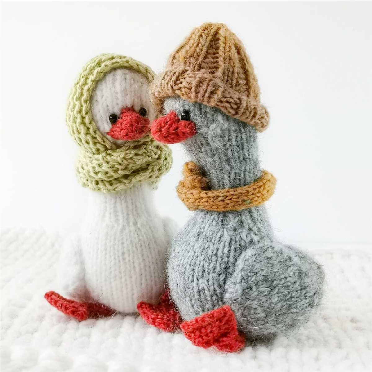 Knitted duck feet pattern