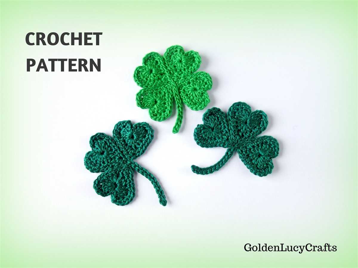 Knitted four leaf clover pattern