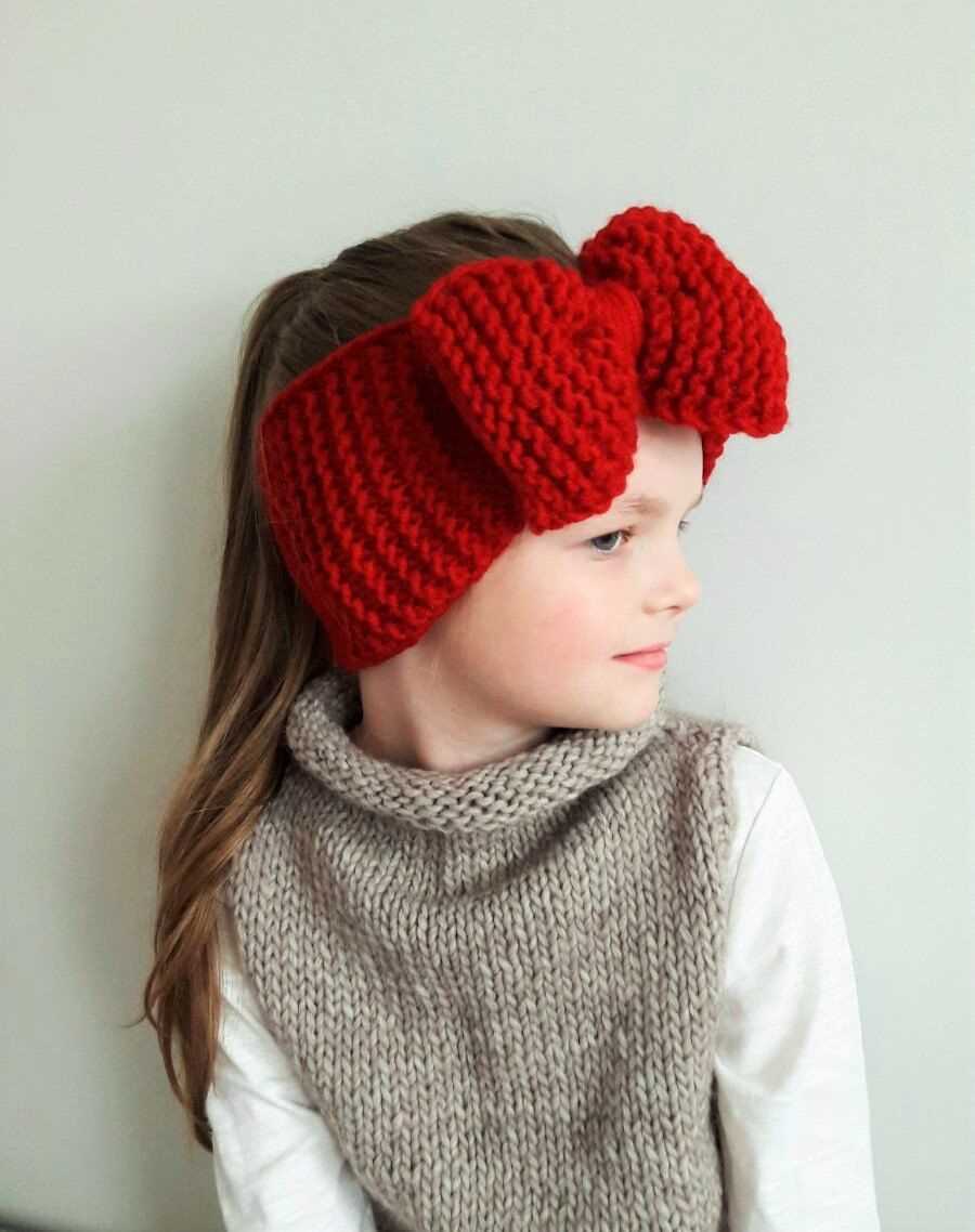Knitted headband bow pattern