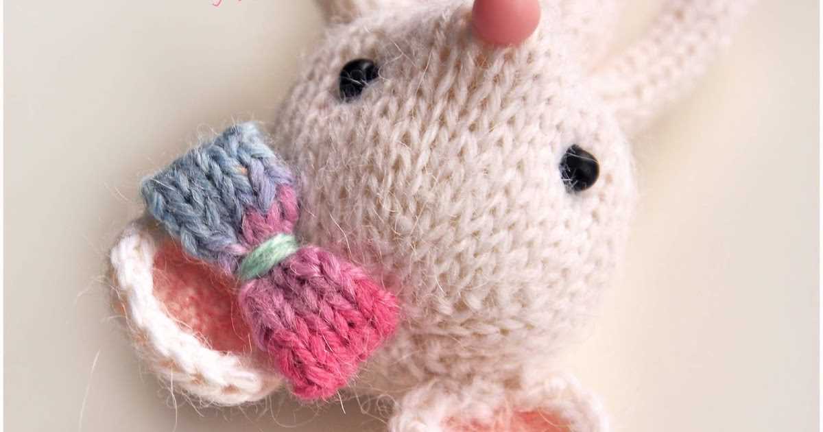 Knitted mice pattern