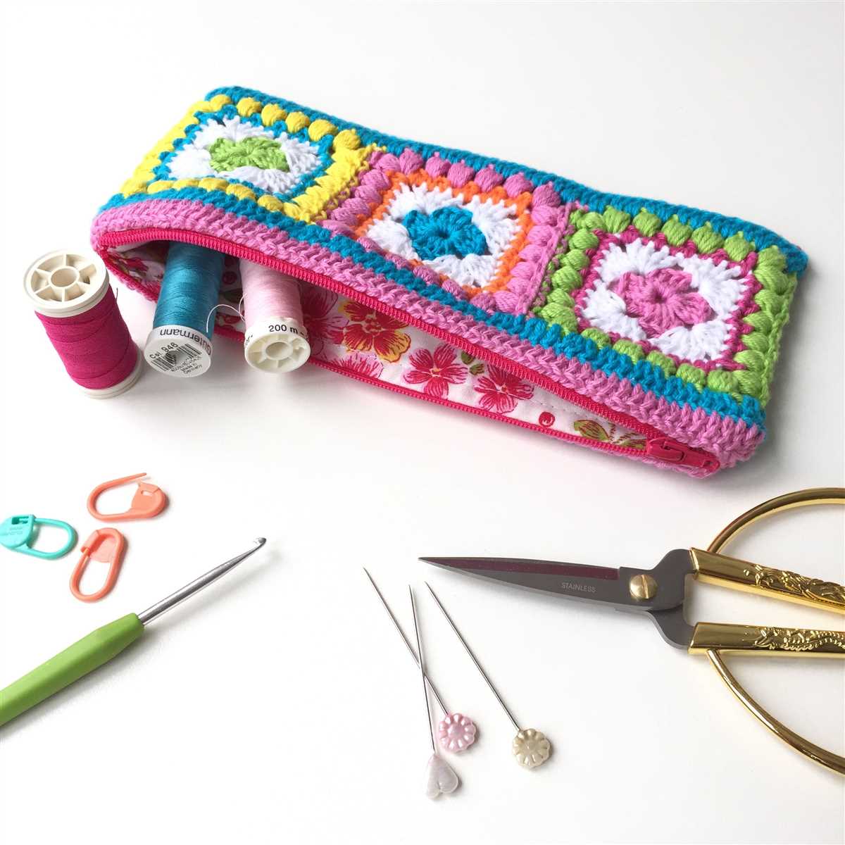 Knitted pencil case pattern