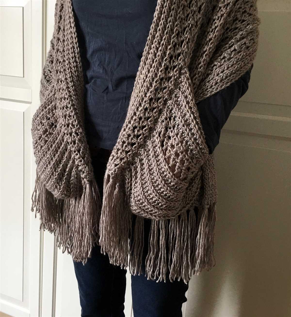 Knitted pocket shawl patterns free