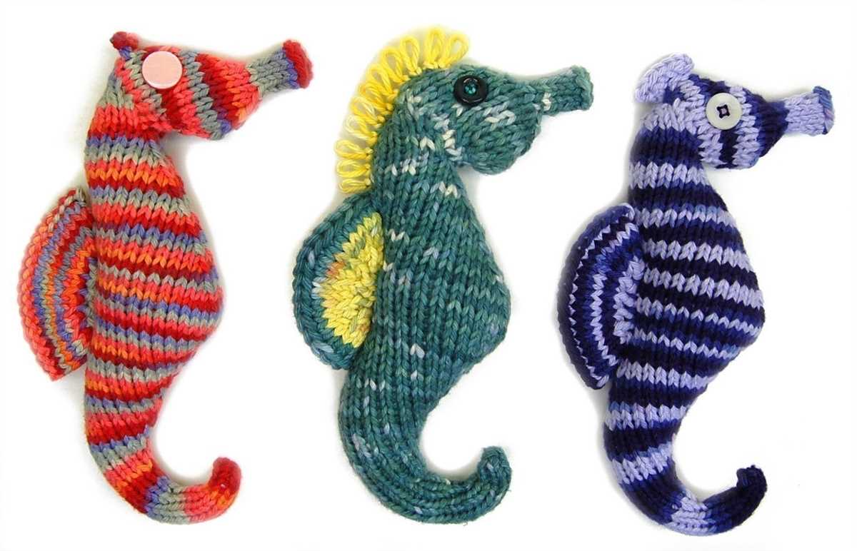 Knitted seahorse pattern free