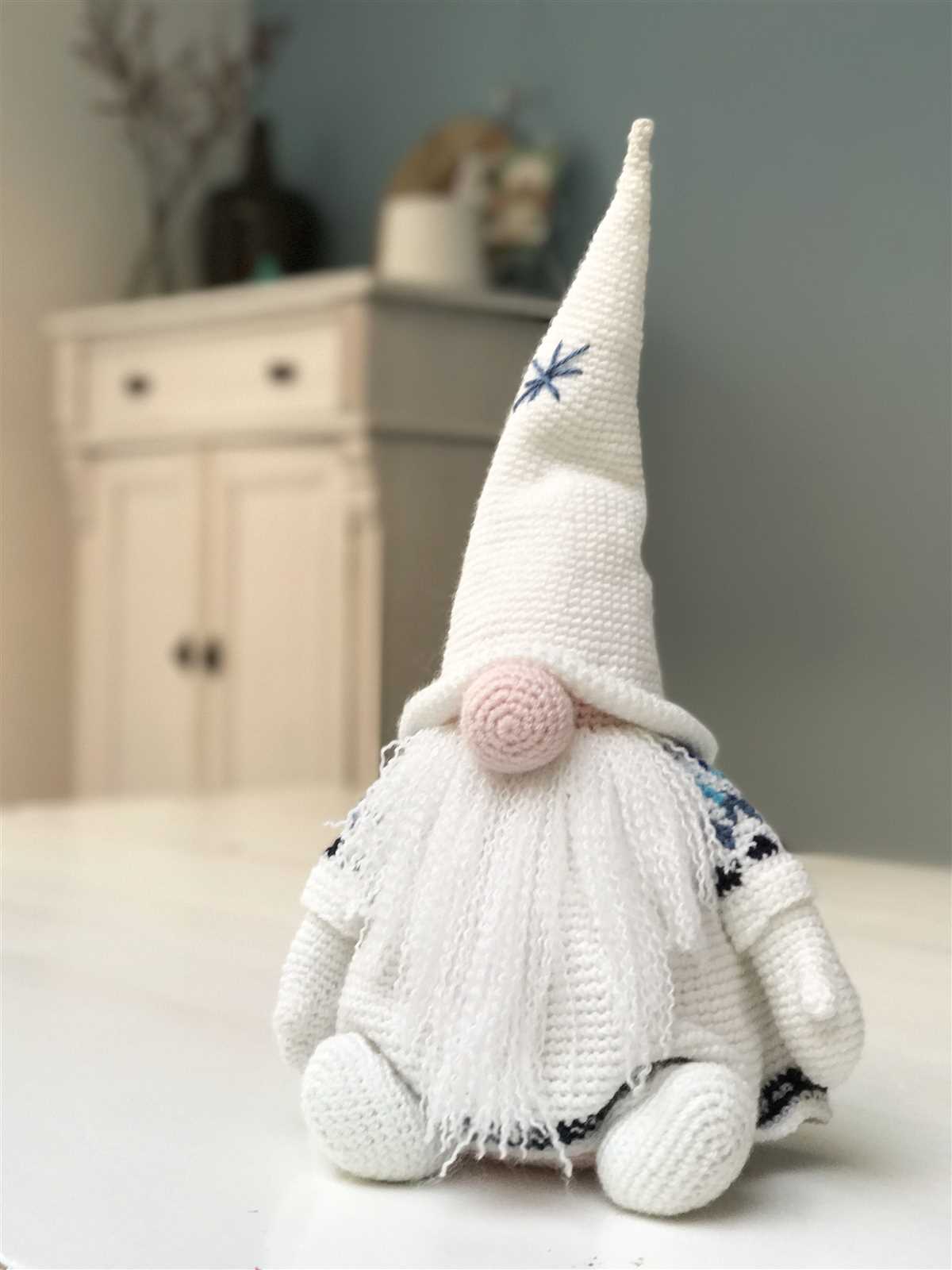 Knitted tomte pattern