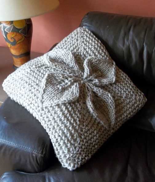 Knitting pattern for armchair covers
