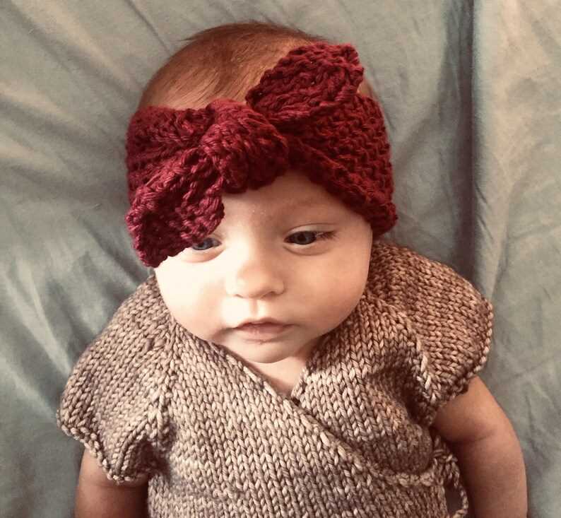 Knitting pattern for headband with bow