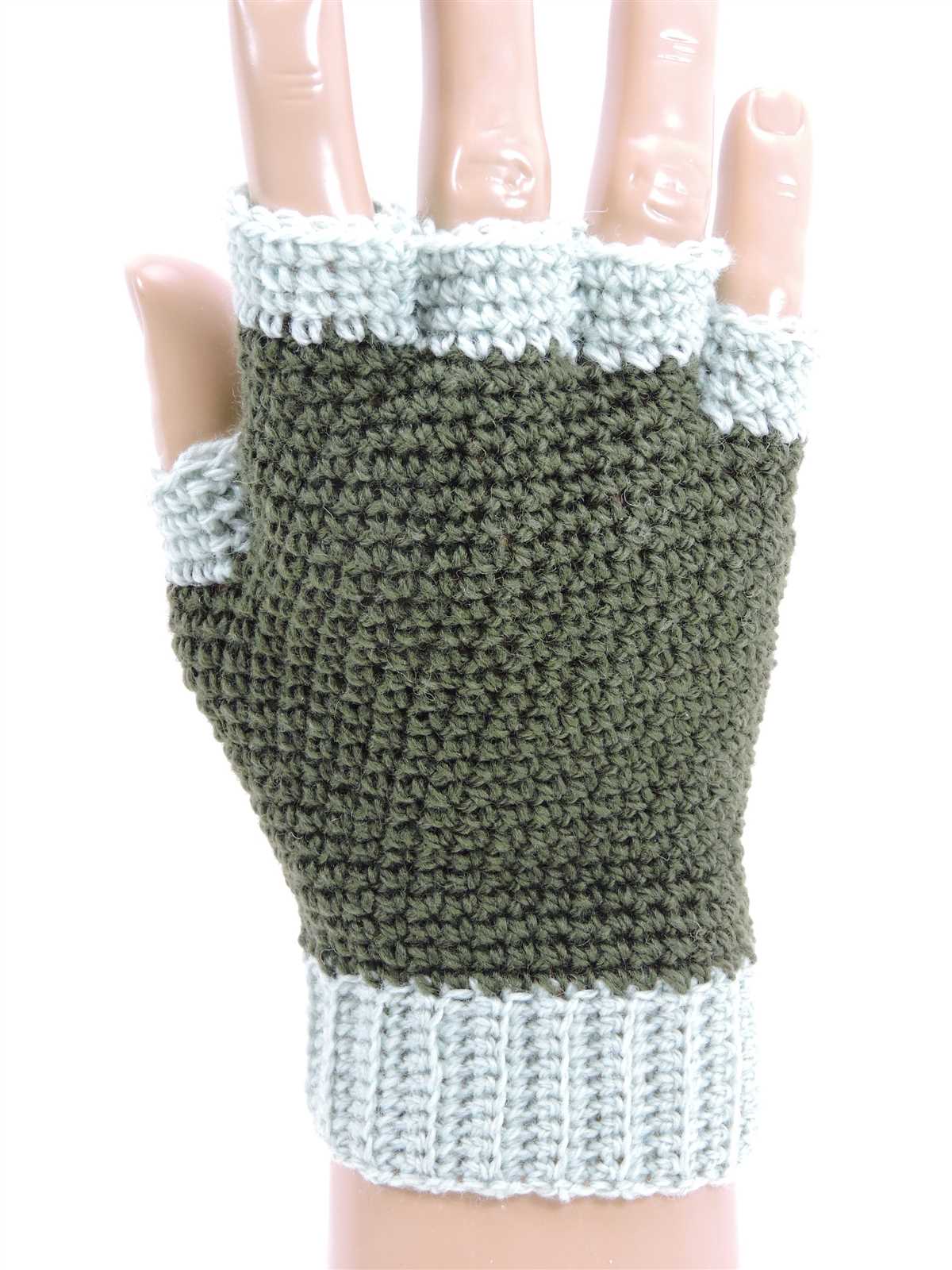 Knitting pattern for mens fingerless mittens