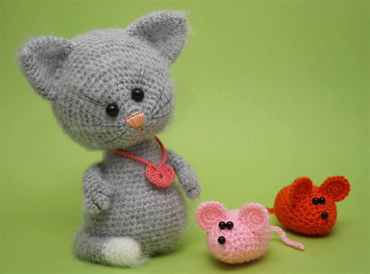 Knitting pattern mouse cat toy