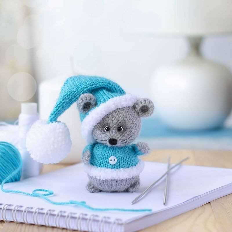 Knitting pattern mouse cat toy