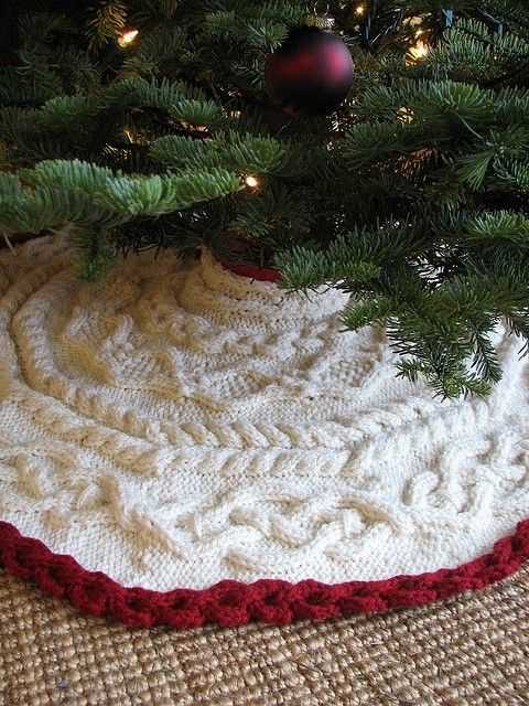 Knitting patterns for christmas tree skirts