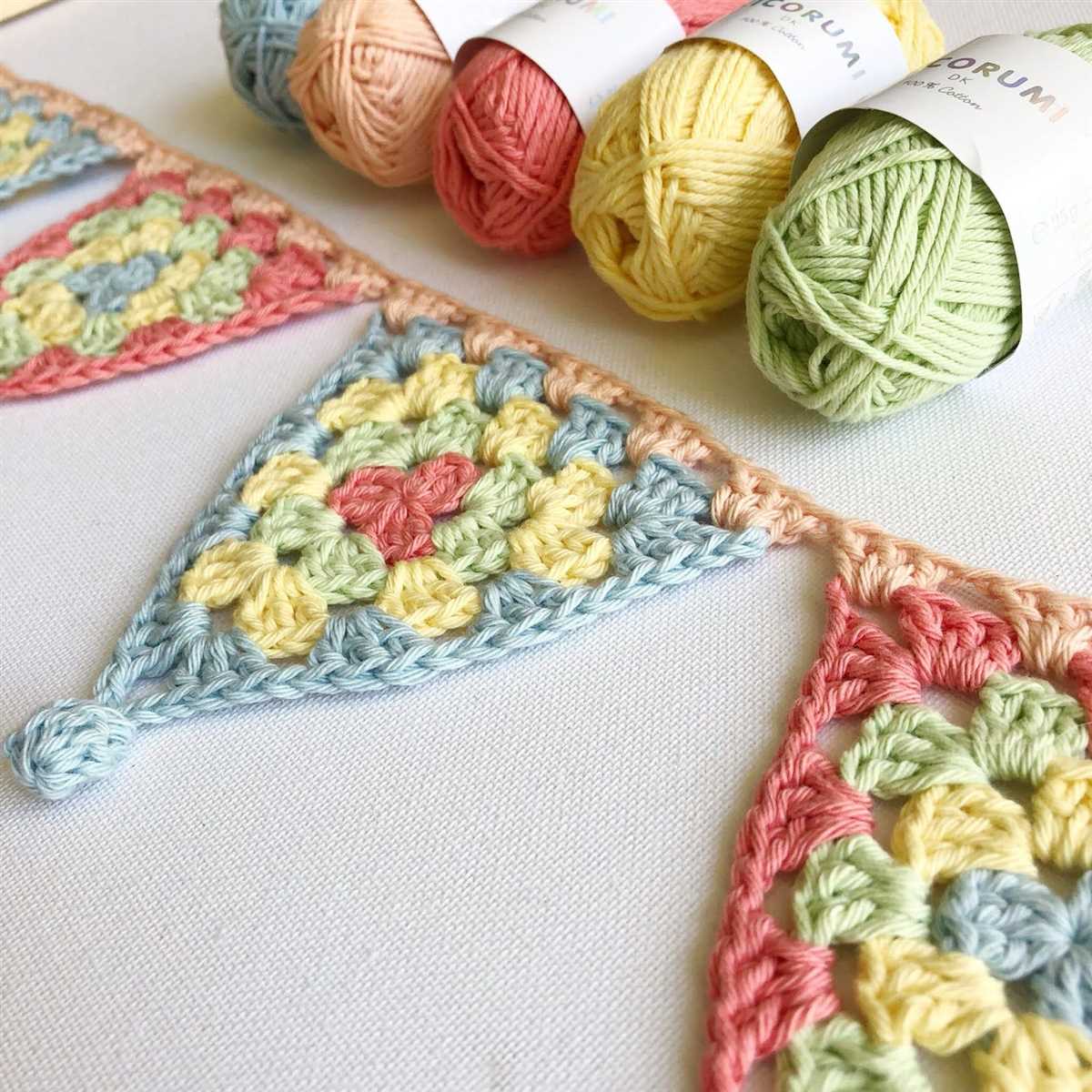Knitting pattern bunting
