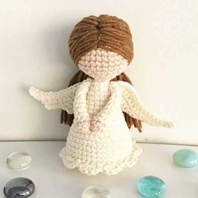 Knitting pattern for an angel