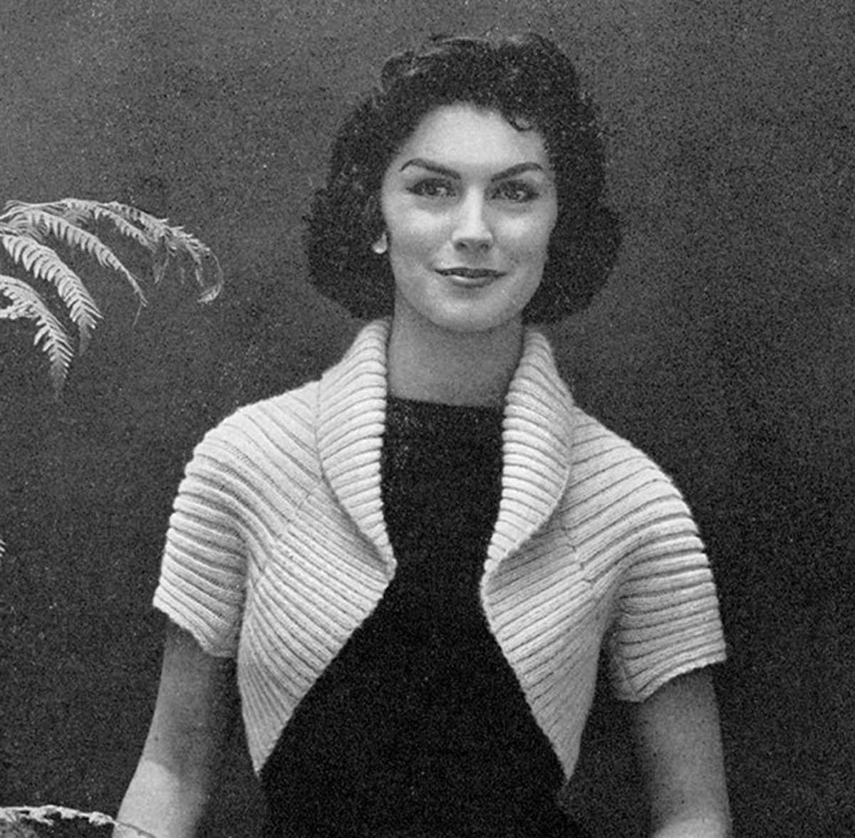 Knitting pattern for shrug