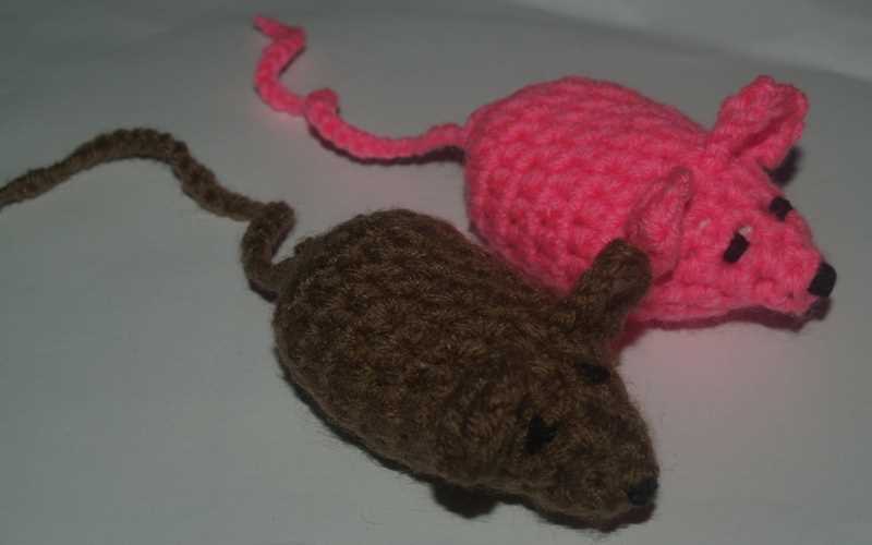 Knitting pattern mouse cat toy