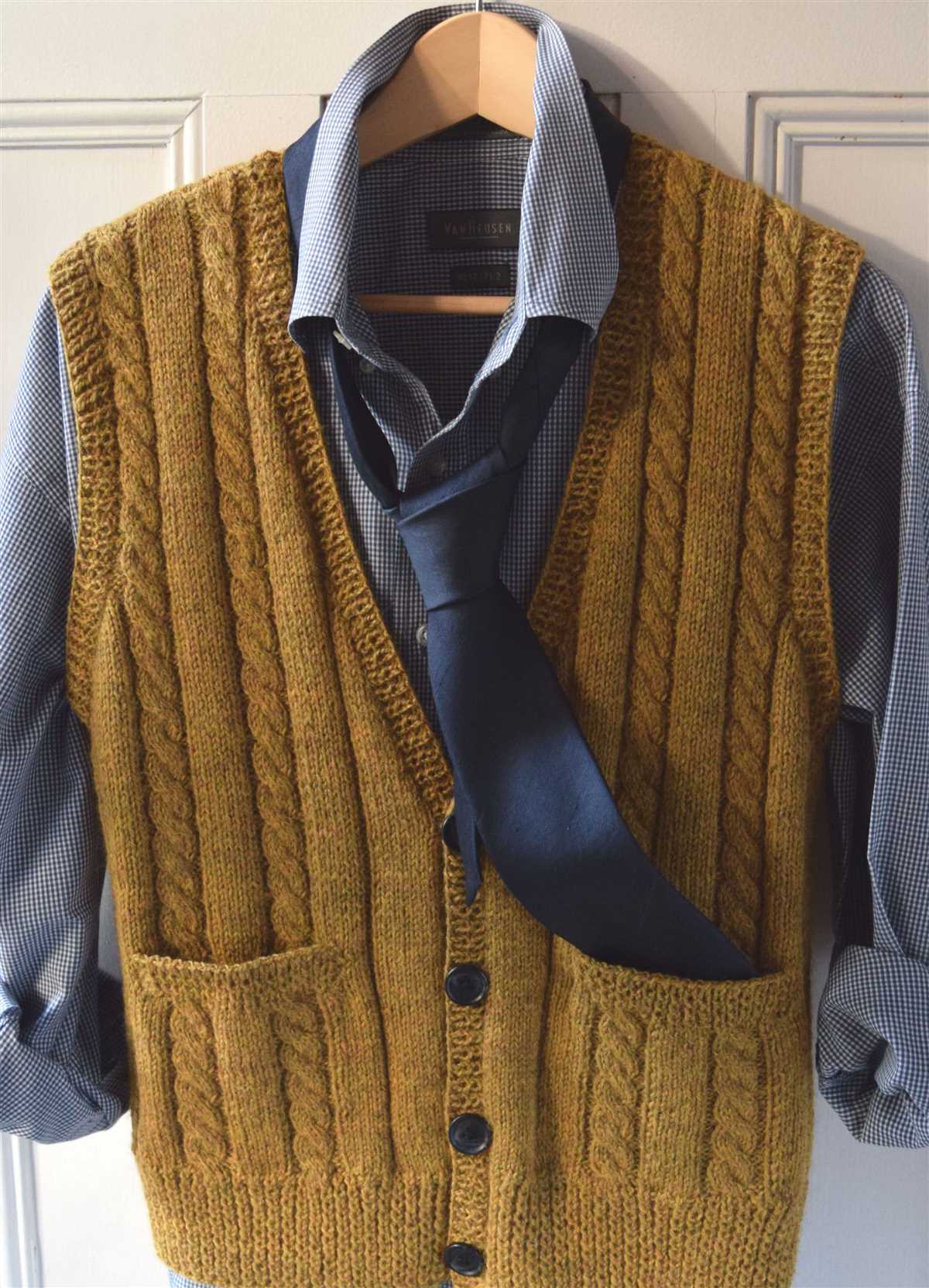 Modern and Stylish Knitting Patterns for Men's Vests Knitting patterns for men's vests
