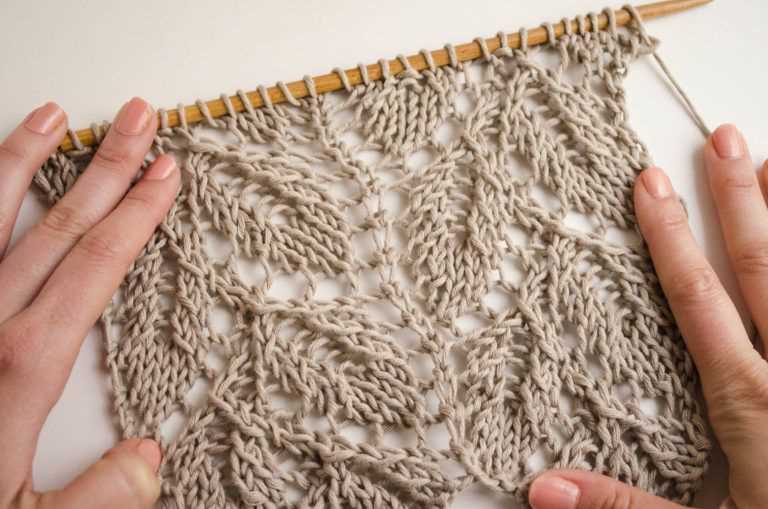 Leaf border knitting pattern