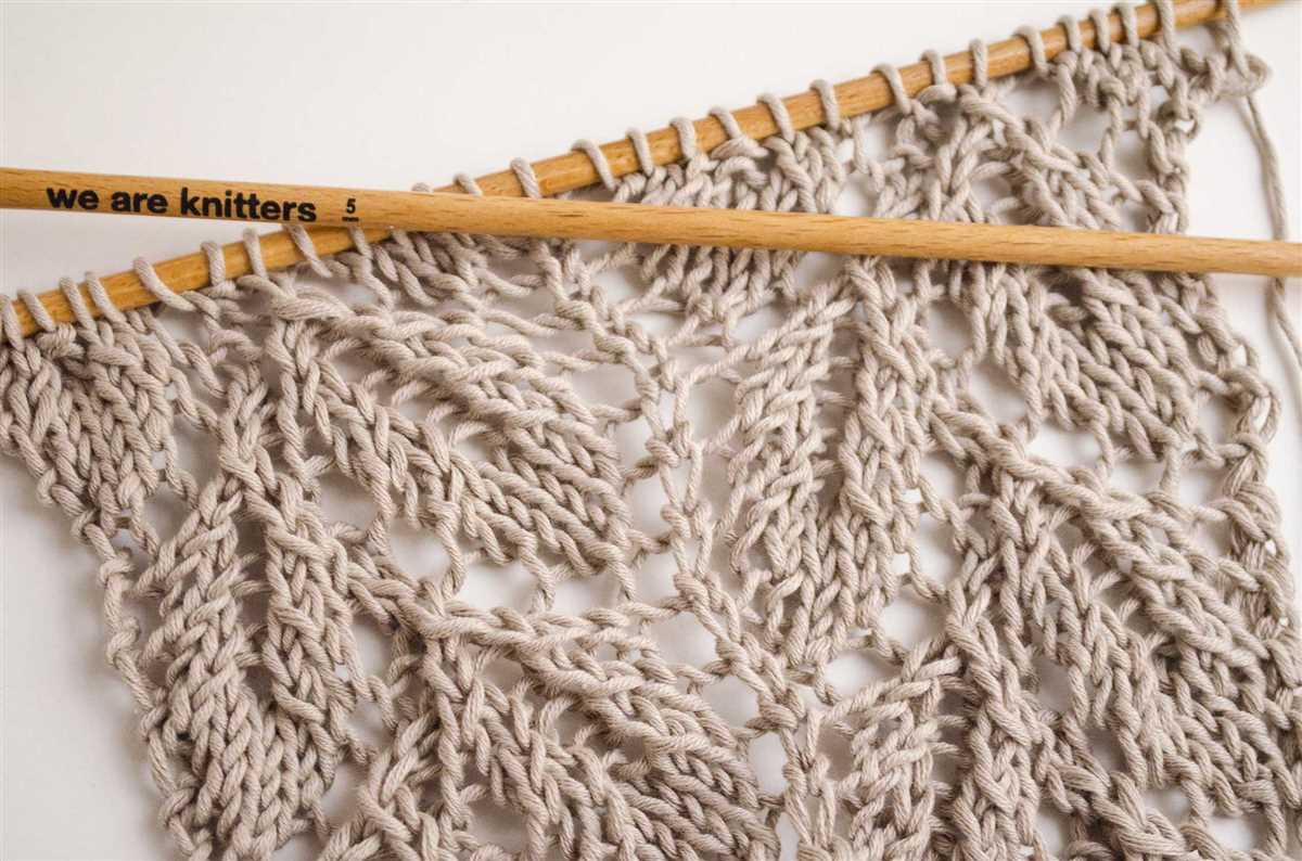 Leaf pattern knit