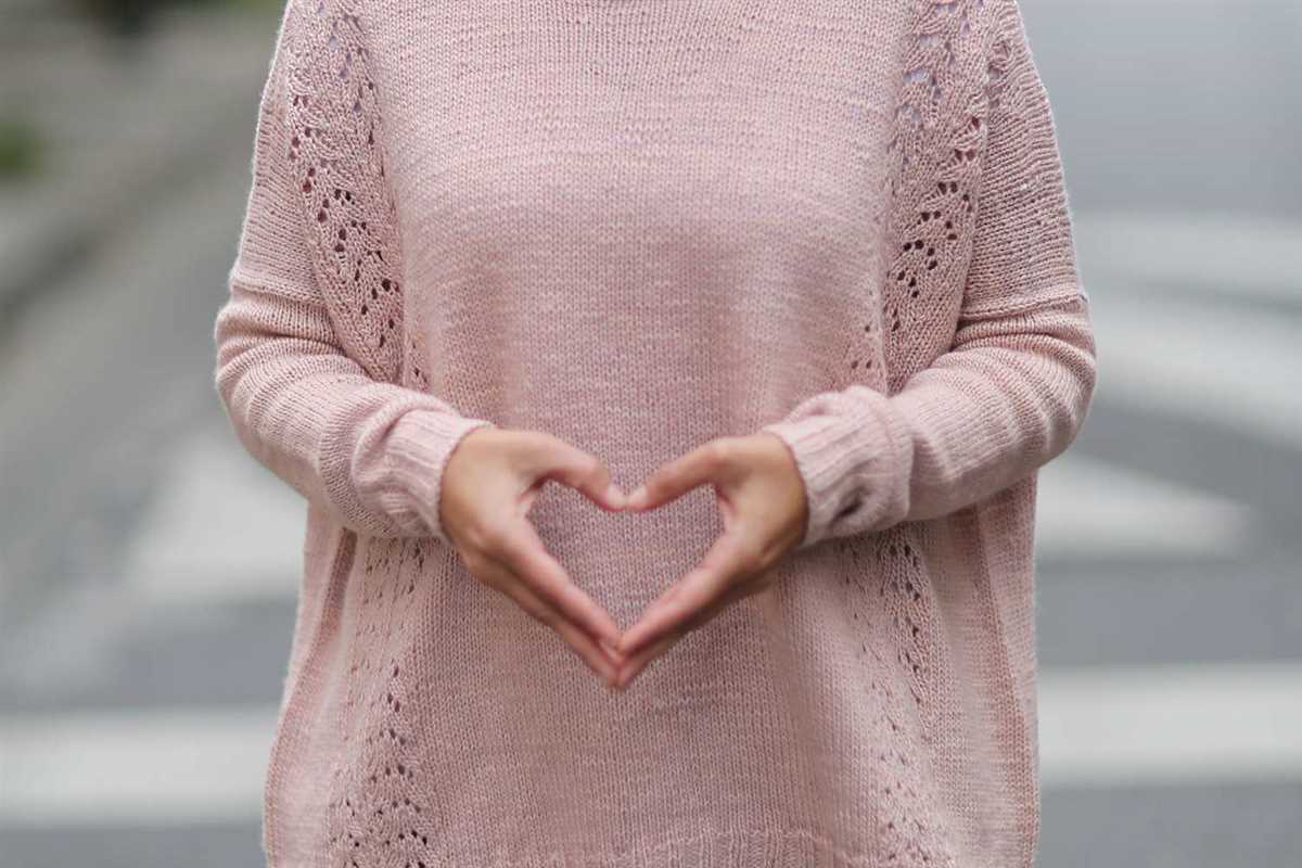 Long lace cardigan knitting pattern