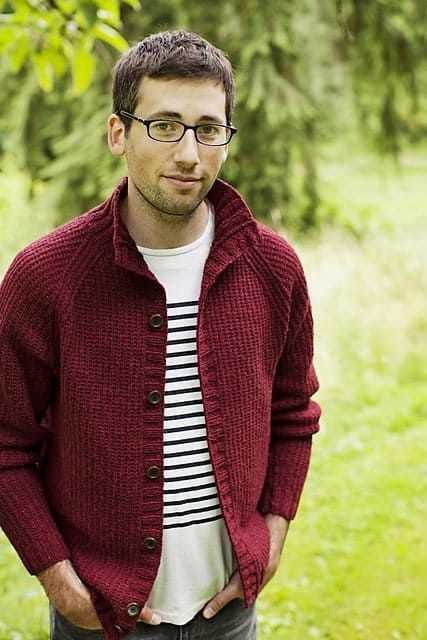 Men's knitted cardigan pattern