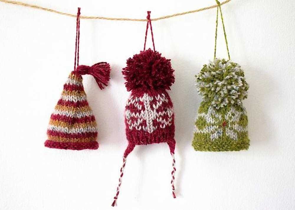 Mini hat ornament knitting pattern
