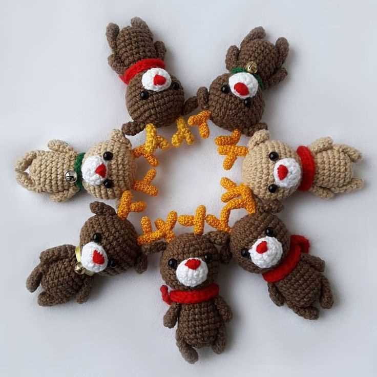 Mini reindeer knitting pattern