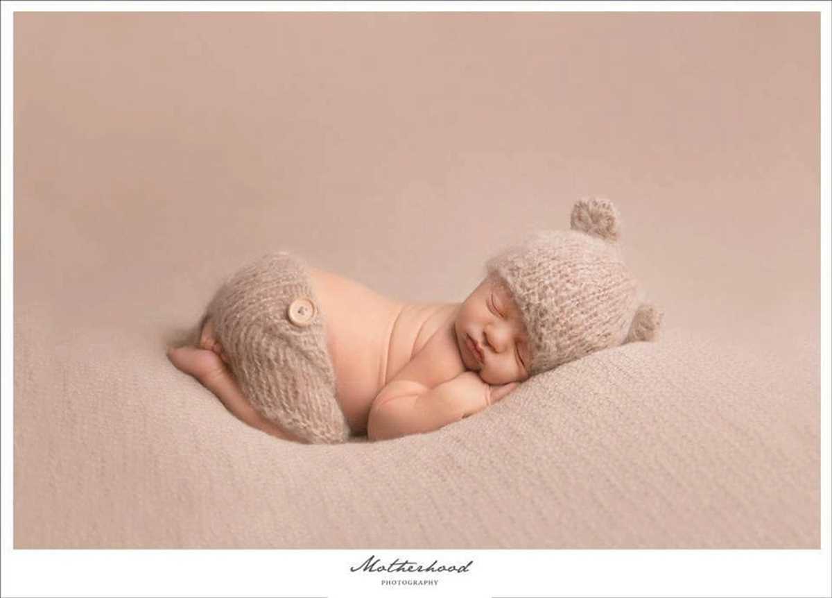 Newborn bear hat knitting pattern