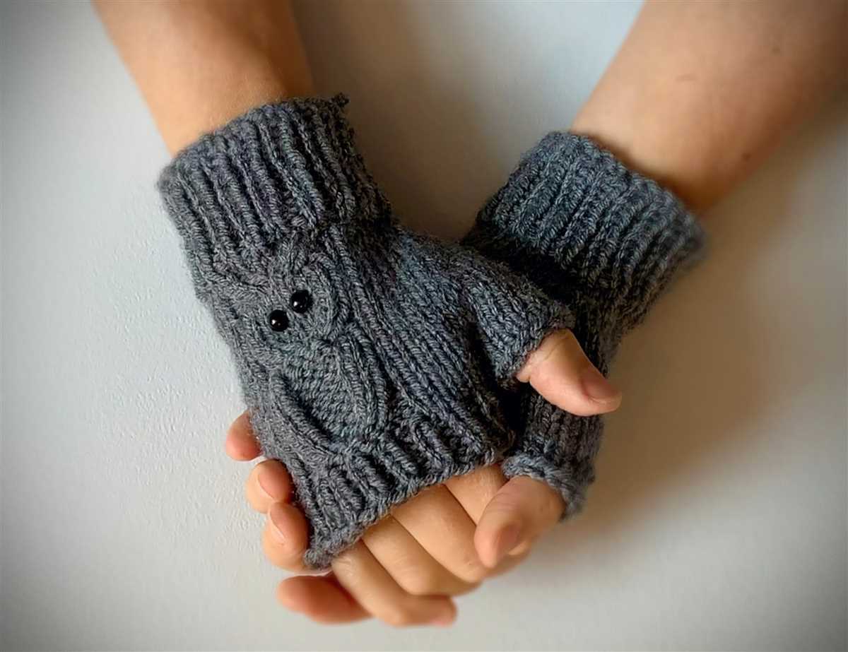 Owl fingerless gloves knitting pattern free