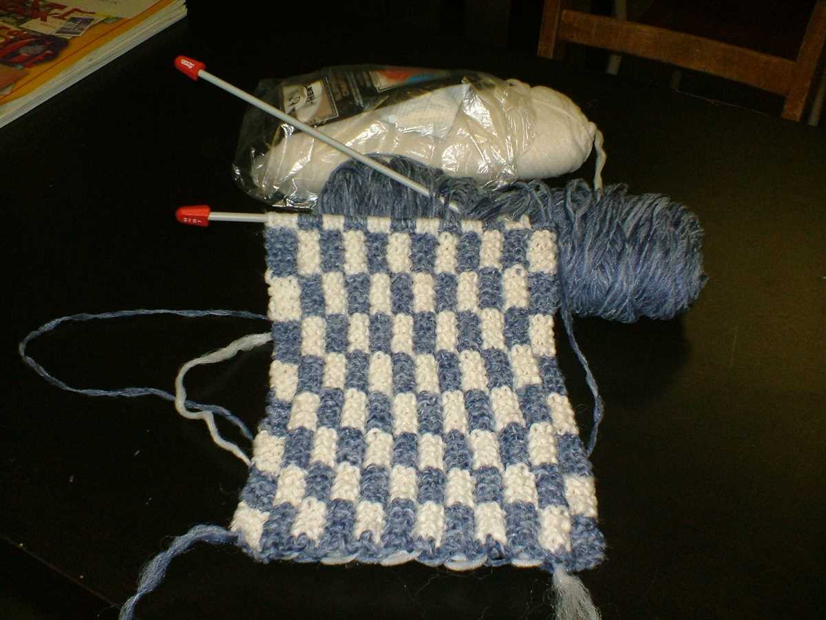 Pattern for knitted slippers from phentex