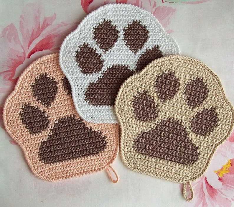 Paw print scarf knitting pattern