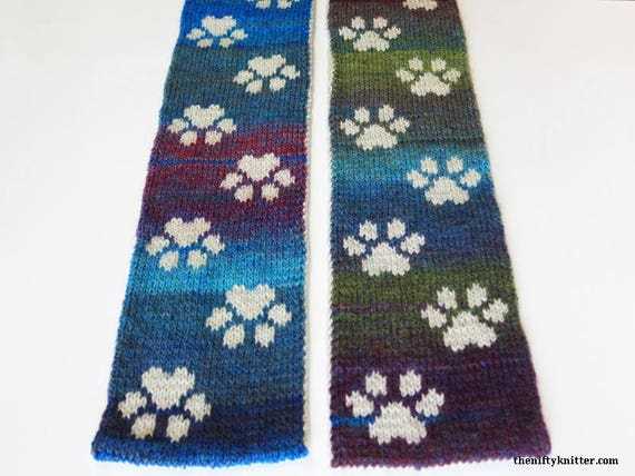 Paw print scarf knitting pattern