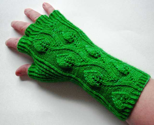 Ravelry free knitted leaf patterns