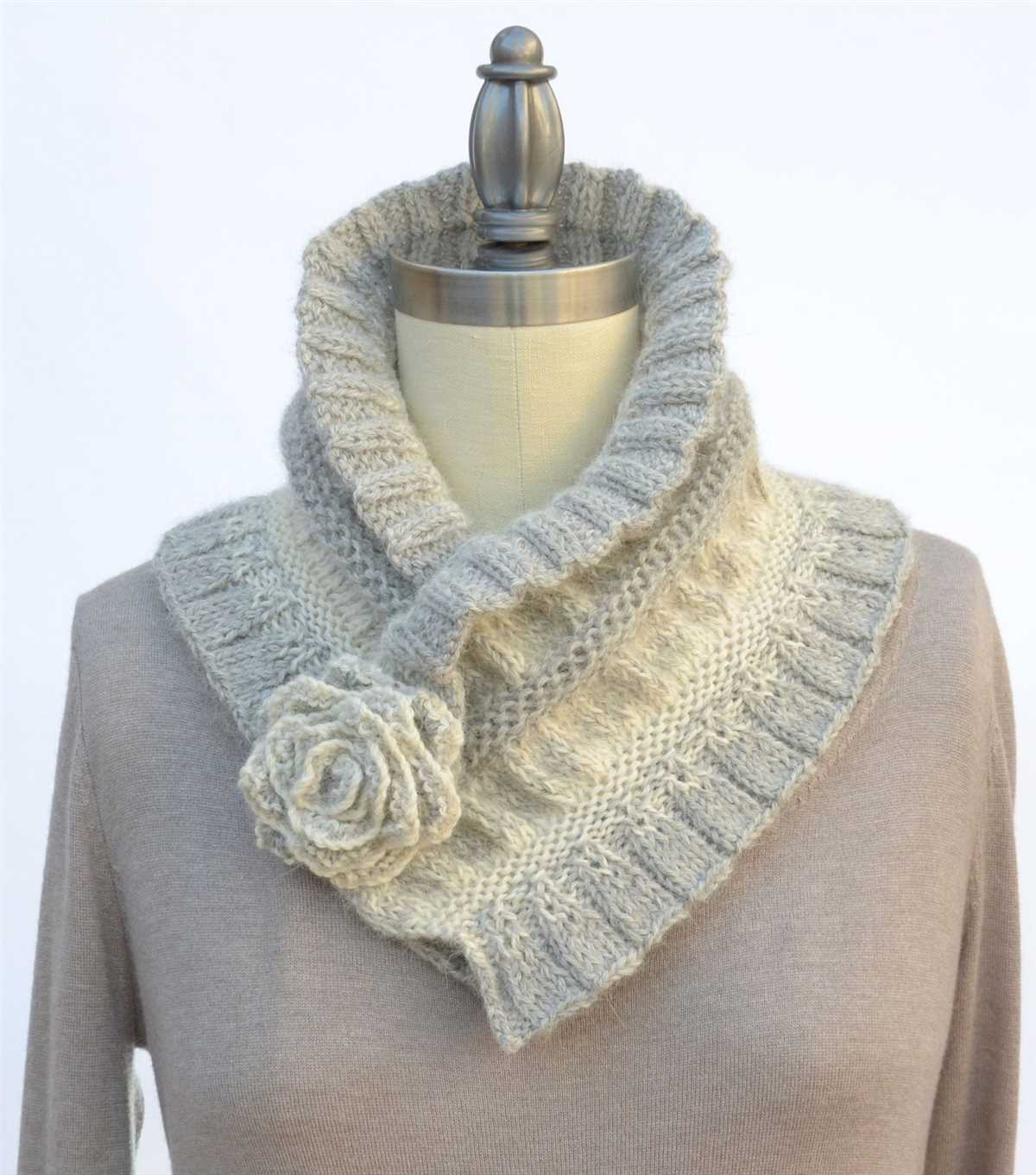 Ruffle edge scarf knitting pattern