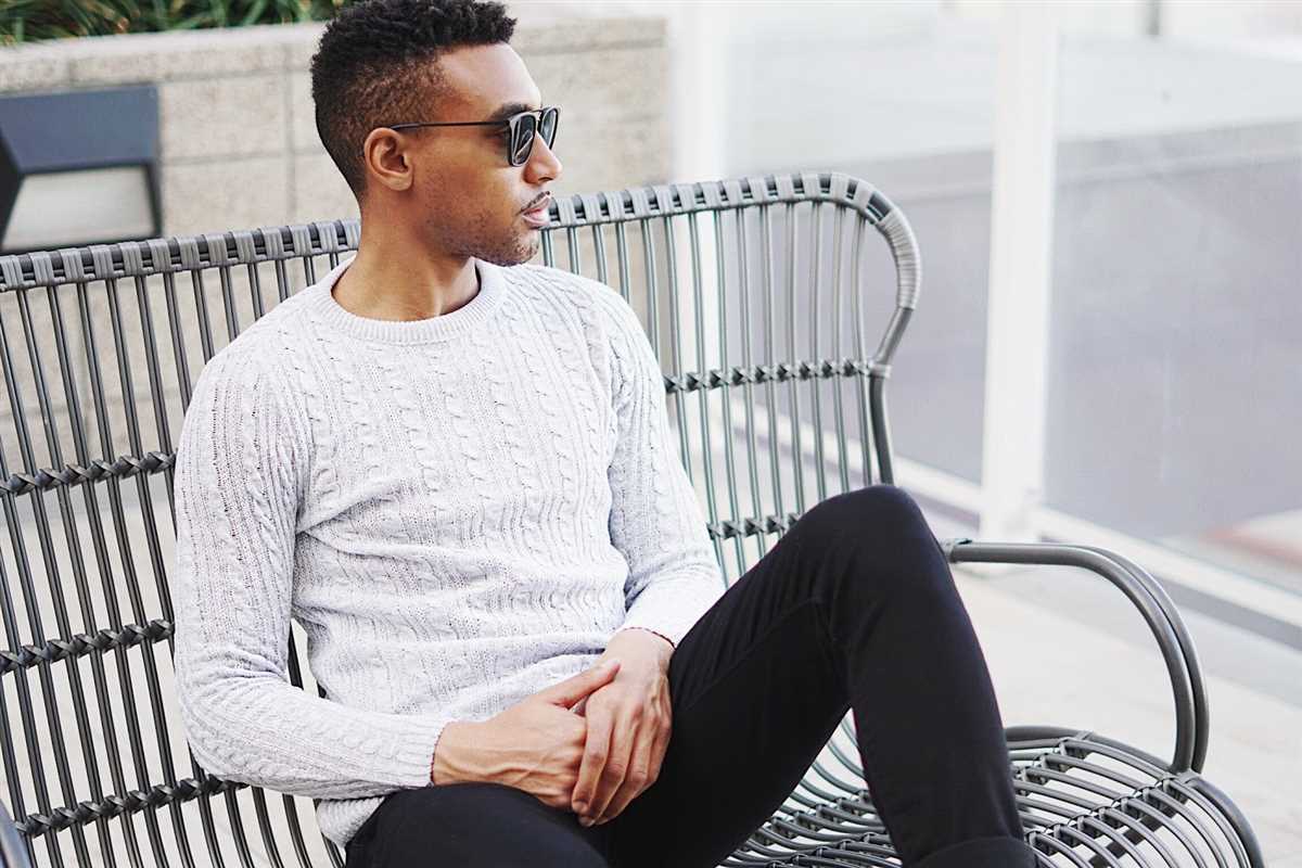 Knit your own cozy crew neck sweater with this easy pattern Simple crew neck sweater knitting pattern