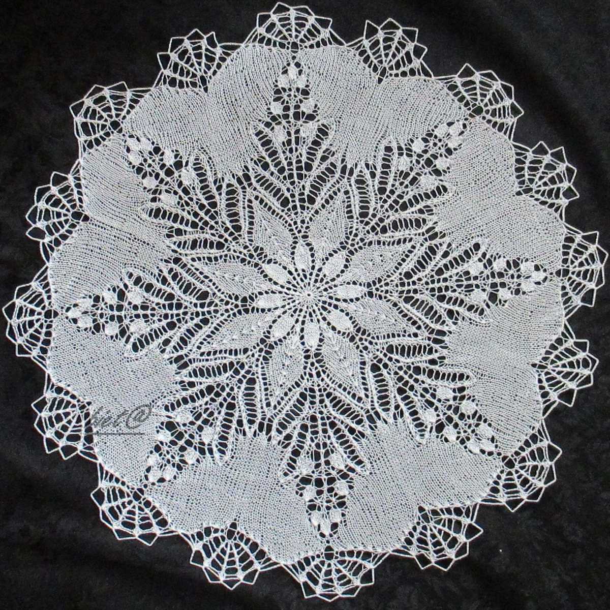 Snowflake lace knitting pattern