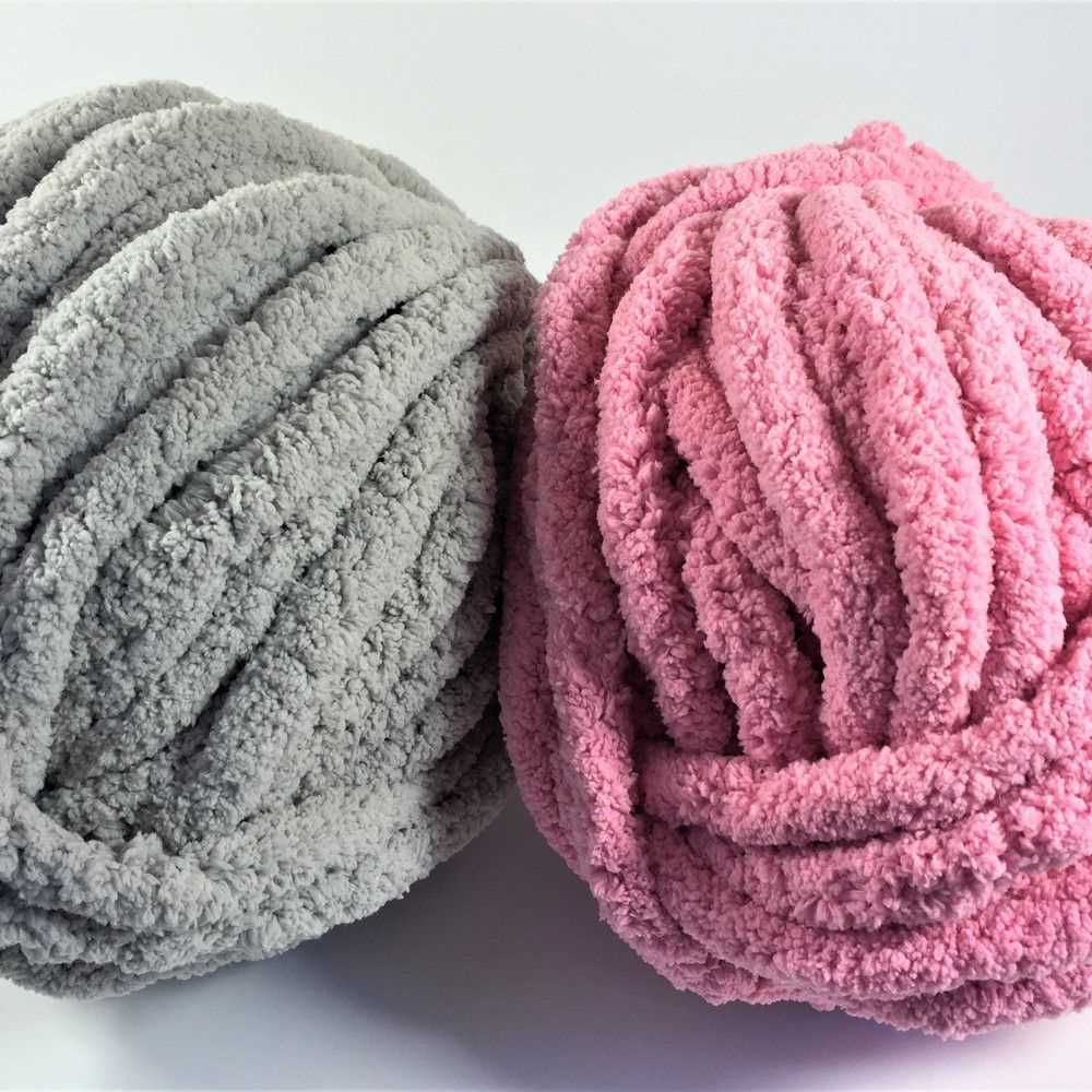 Create a Cozy Knit Blanket with this Gorgeous Pattern Thick knit blanket pattern