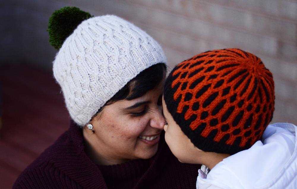Two color beanie knitting pattern