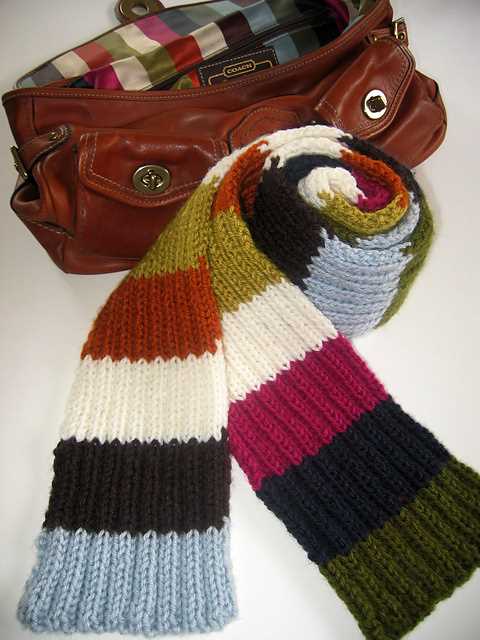 Vertical striped scarf knitting pattern