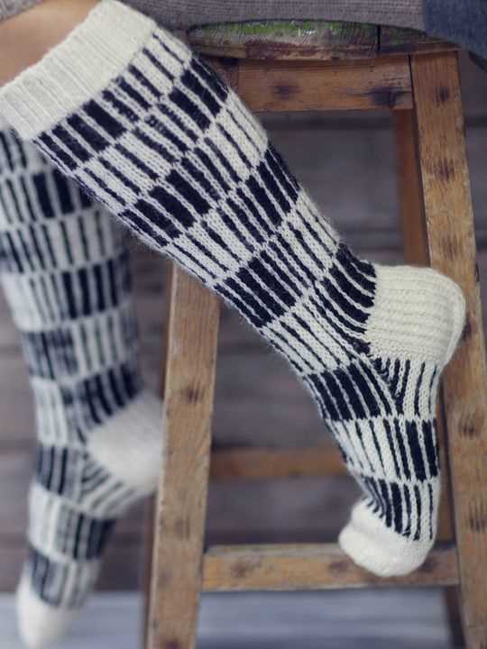 Vertical striped scarf knitting pattern