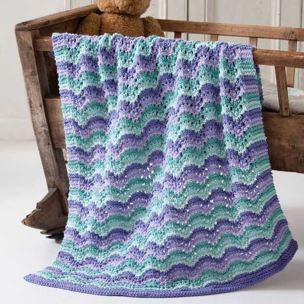Wavy knit blanket pattern