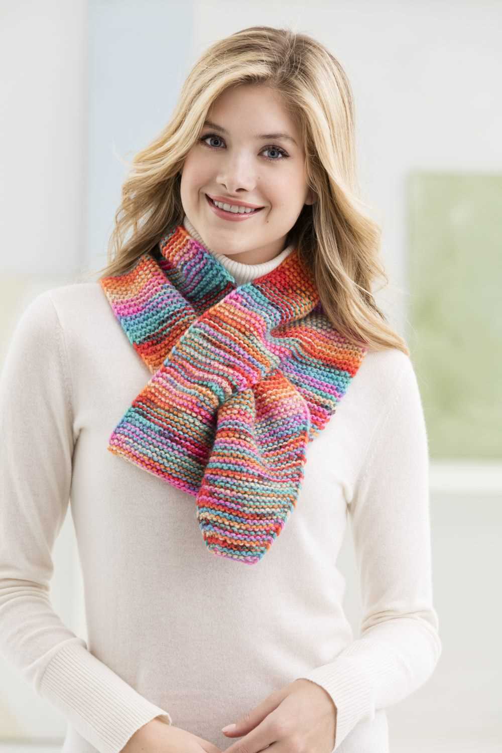 Women's knitted scarf patterns