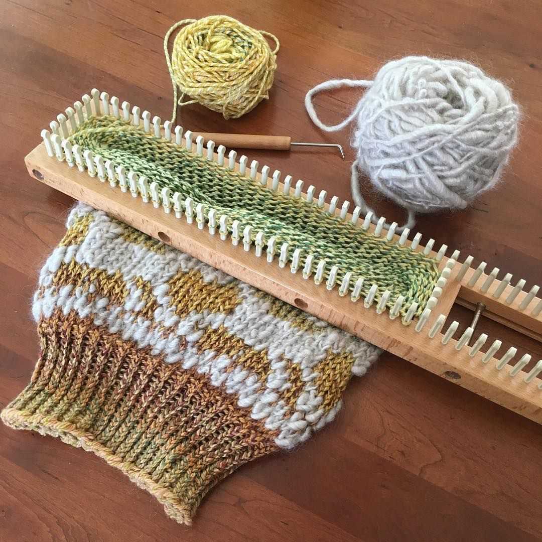 Work in pattern knitting
