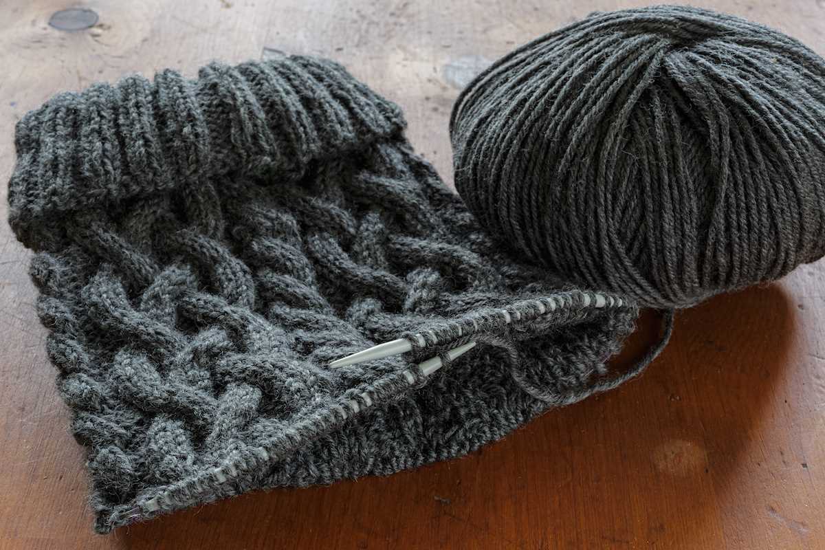 Worsted weight yarn knit hat pattern