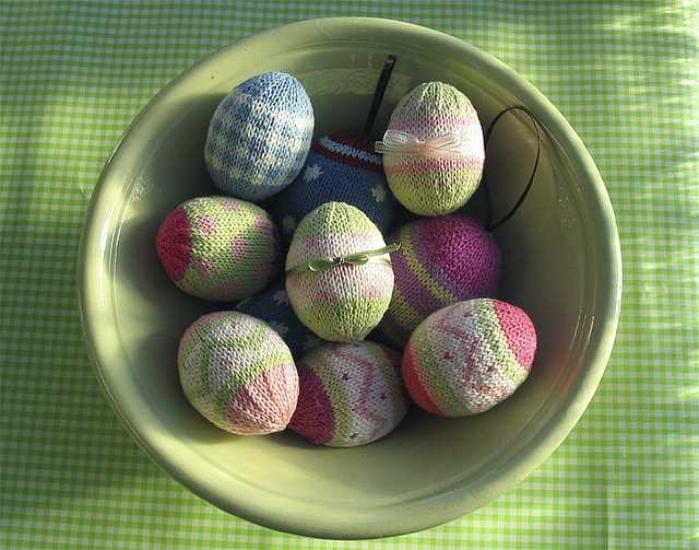 Knitting patterns for easter egg covers