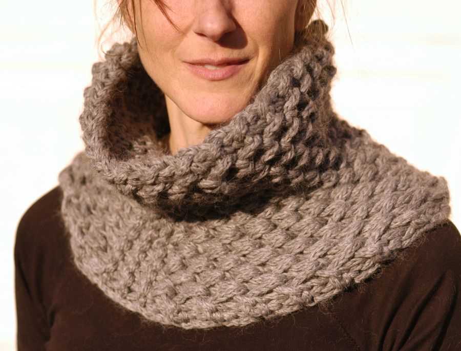 Chunky knit cowl pattern free uk