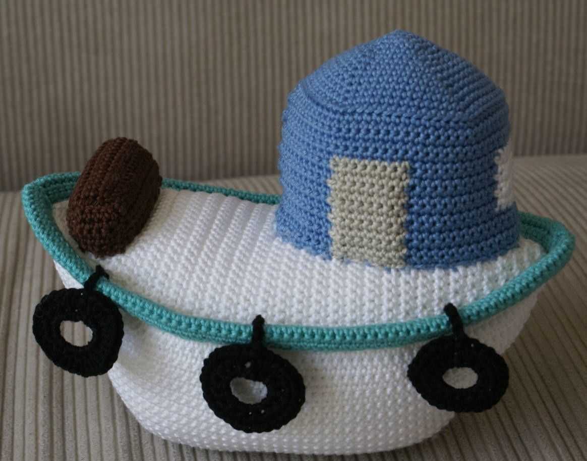 Knitted boat pattern