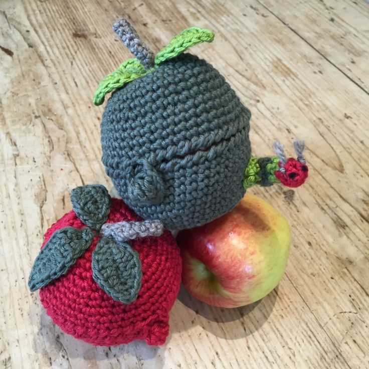 Apple cozy knitting pattern