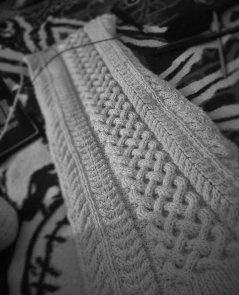 Aran cable scarf free knitting pattern