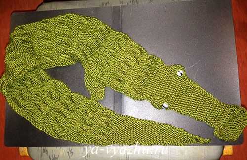Knitted alligator scarf pattern free