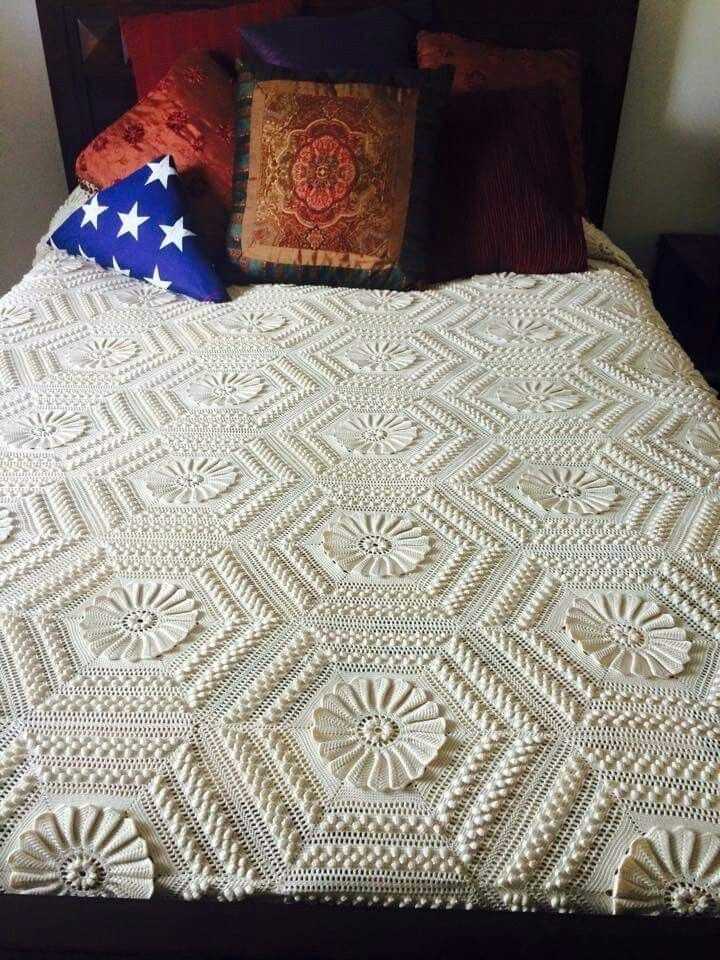 Knitted bedspread pattern